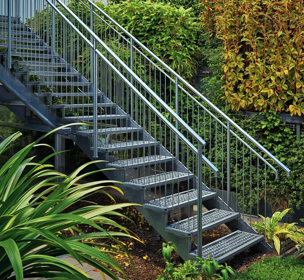 Stahlkonstruktion – verzinkte Metalltreppe